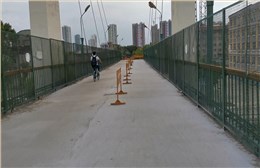 哈尔滨市道外区彩虹桥，应用我公司混凝土修复料，进行桥面修复工程